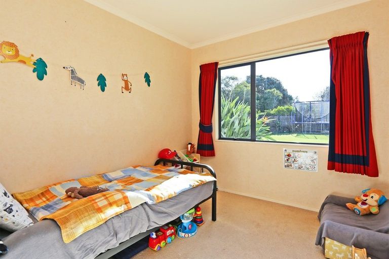 Photo of property in 32 Cedar Road, Te Awanga, 4102