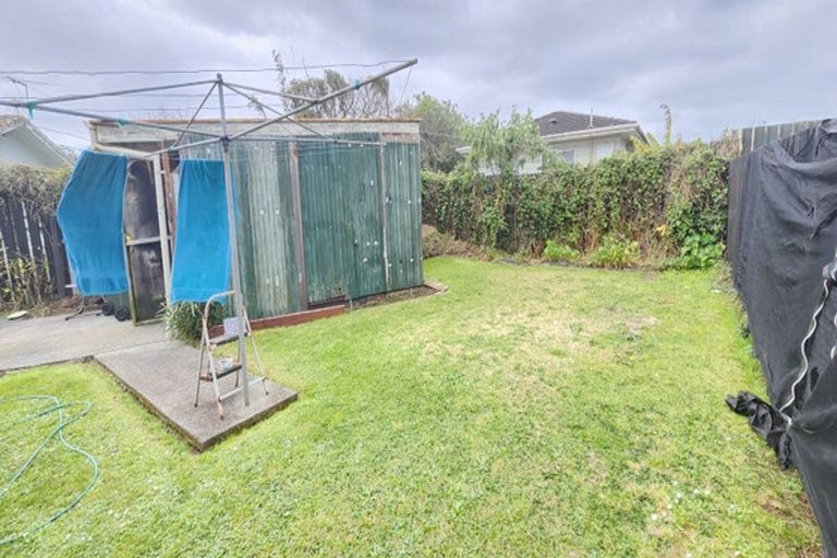 Photo of property in 2/18 Bingara Place, Favona, Auckland, 2024