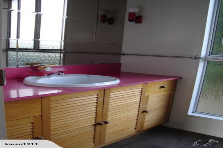 Photo of property in 19 Sunset Terrace, Waikanae Beach, Waikanae, 5036