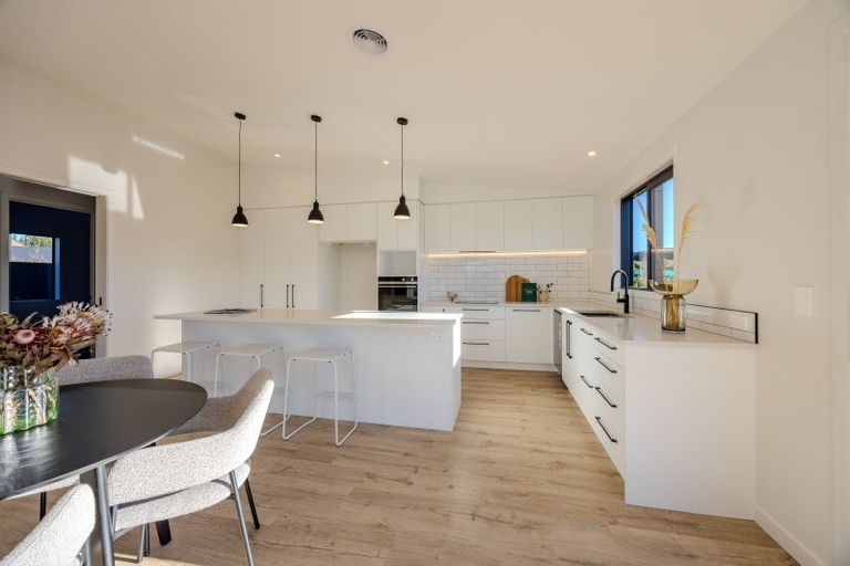 Photo of property in 3 Mount Prospect Lane, Wanaka, 9305