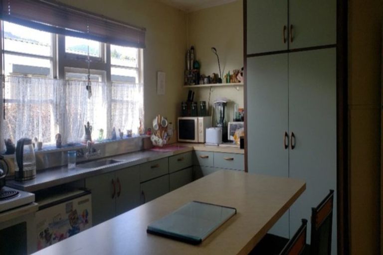 Photo of property in 34 Palmerston Street, Greymouth, 7805