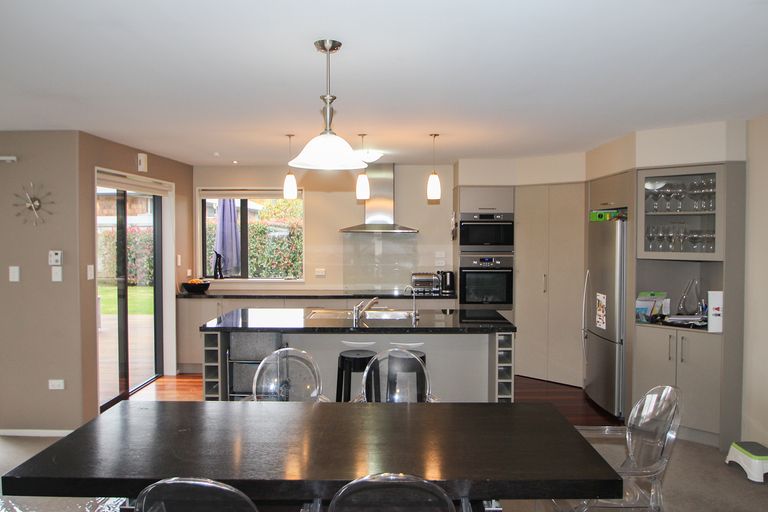 Photo of property in 14 Mcmullan Place, Oamaru North, Oamaru, 9400