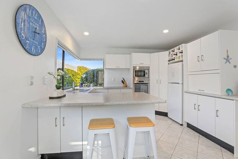 Photo of property in 2/77 Harvey Street, Waipahihi, Taupo, 3330