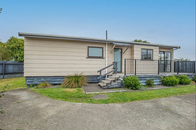 Photo of property in 96a Mako Mako Road, Levin, 5510