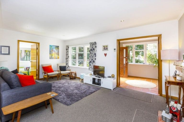 Photo of property in 38 Jocelyn Crescent, Pinehaven, Upper Hutt, 5019