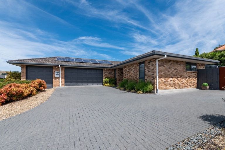 Photo of property in 17 Great Road West, Matipo Heights, Rotorua, 3015