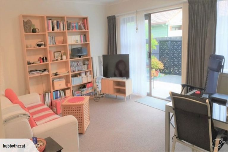 Photo of property in 2/226 Centreway Road, Orewa, 0931