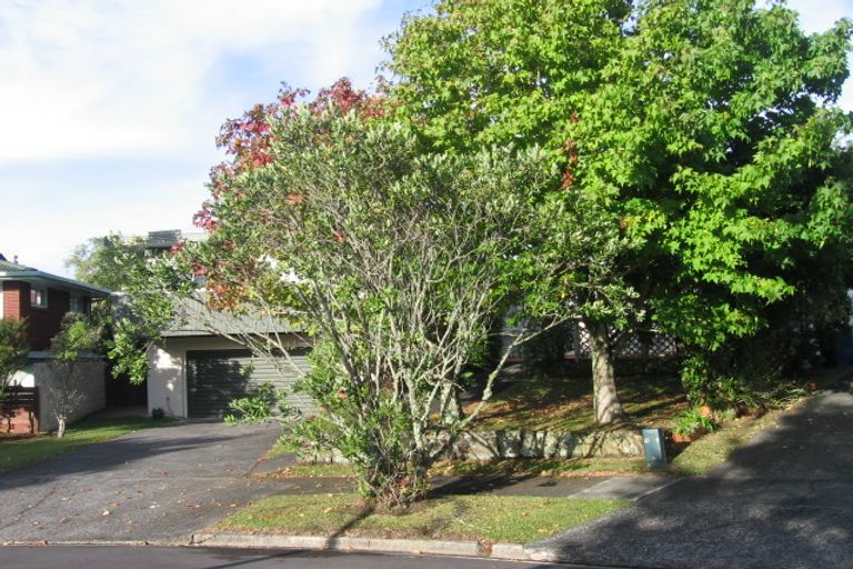Photo of property in 4 Chatswood Grove, Chatswood, Auckland, 0626