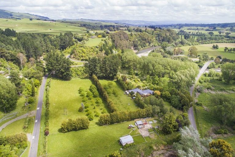 Photo of property in 136 Pohangina Valley Road East, Ashhurst, 4884