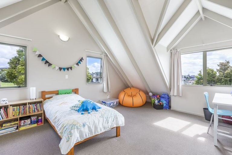 Photo of property in 27 Gledstane Road, Stanmore Bay, Whangaparaoa, 0932