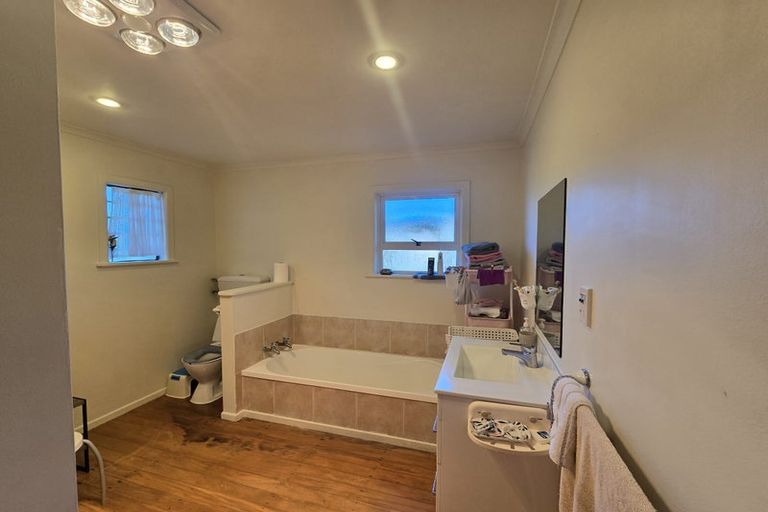 Photo of property in 10 Horoeka Street, Springfield, Rotorua, 3015