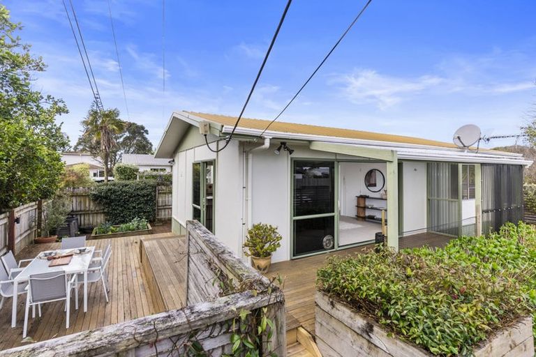 Photo of property in 1/8 Drome View Place, Beach Haven, Auckland, 0626