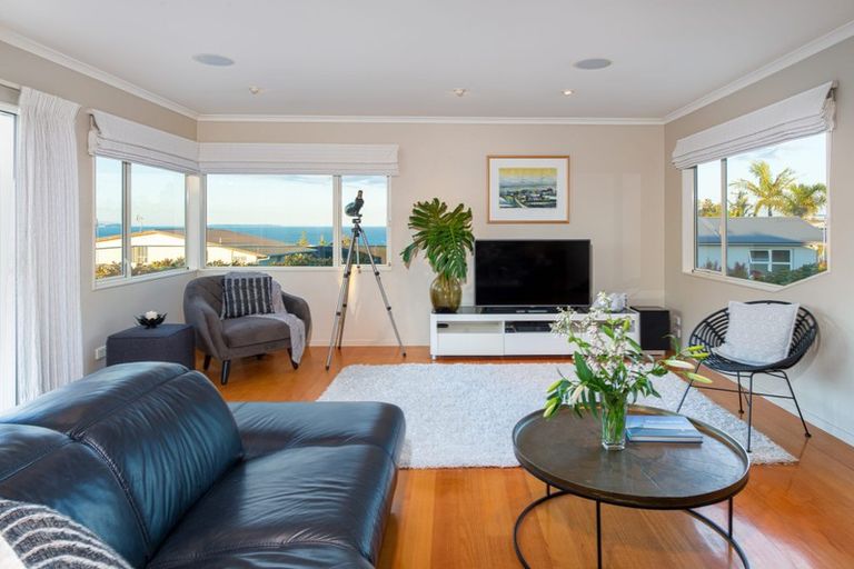 Photo of property in 2/35 Kowhai Road, Mairangi Bay, Auckland, 0630