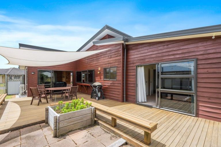Photo of property in 7 Lakemere Way, Kinloch, Taupo, 3377