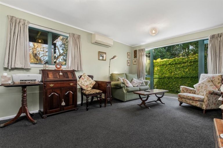 Photo of property in 32 Routley Drive, Glen Eden, Auckland, 0602