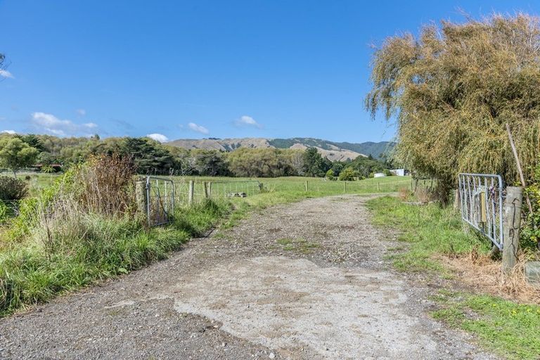 Photo of property in 97 Te Horo Beach Road, Te Horo, Otaki, 5581