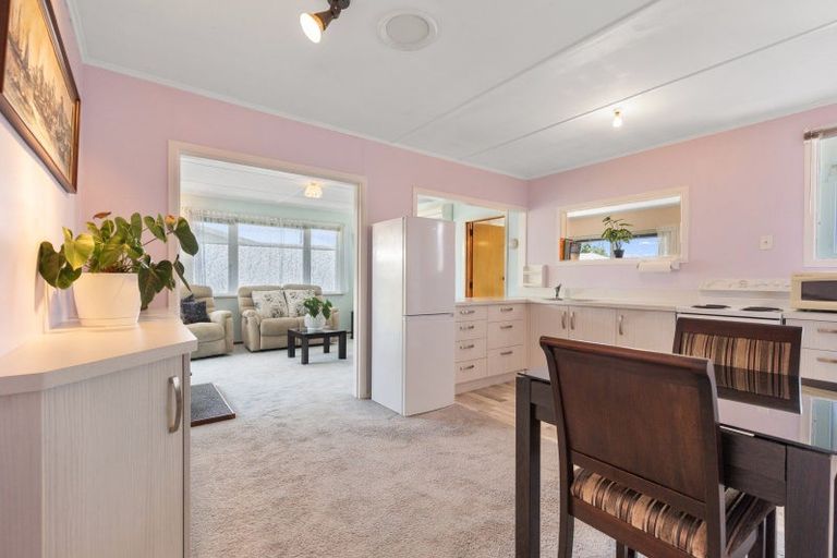 Photo of property in 44 Kings Drive, Levin, 5510