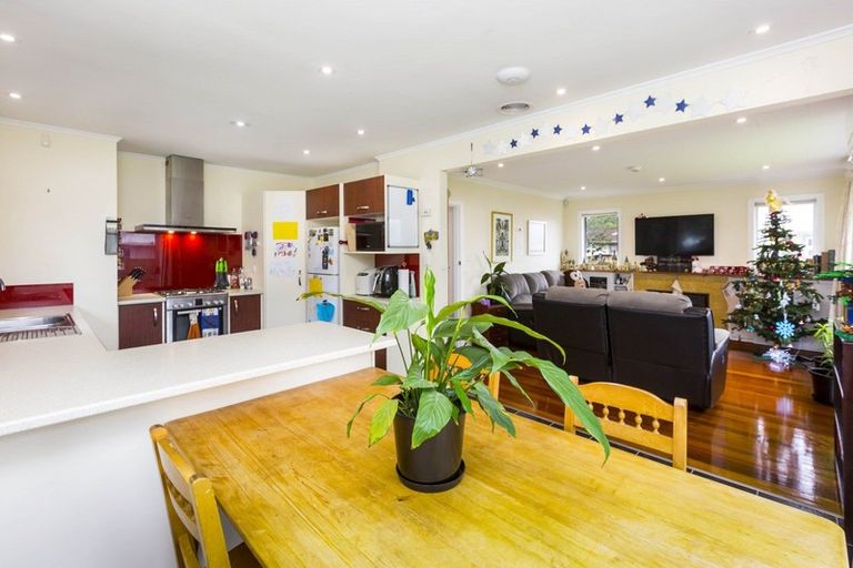 Photo of property in 44 Seddon Street, Wallaceville, Upper Hutt, 5018