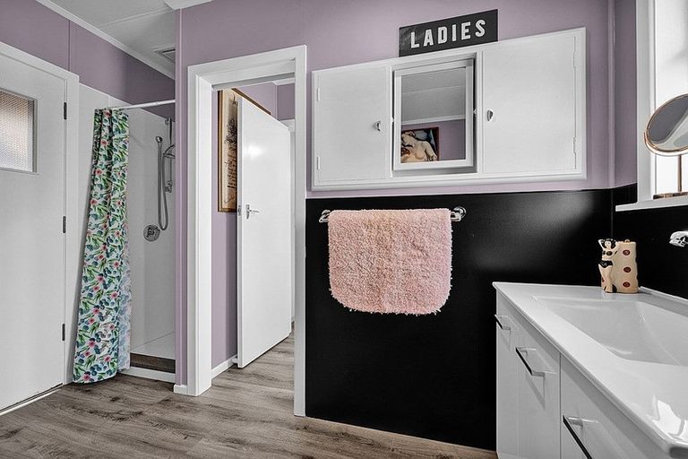 Photo of property in 108 Stanners Street, Eltham, 4322