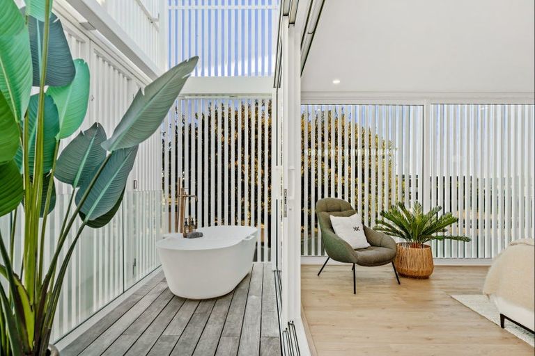 Photo of property in 16 Ida Way, Omaha, 0986