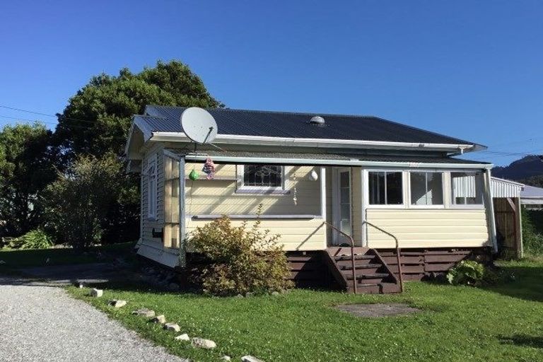 Photo of property in 17 Mcgowan Street, Runanga, 7803