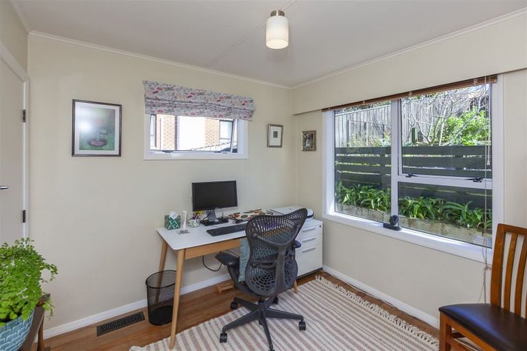 Photo of property in 103 Tilley Road, Paekakariki, 5034