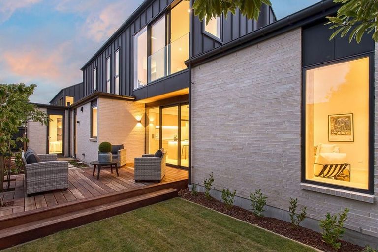 Photo of property in 38 Straven Road, Riccarton, Christchurch, 8011