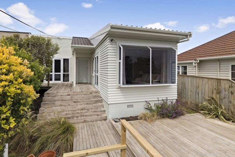 Photo of property in 122 Homebush Road, Khandallah, Wellington, 6035