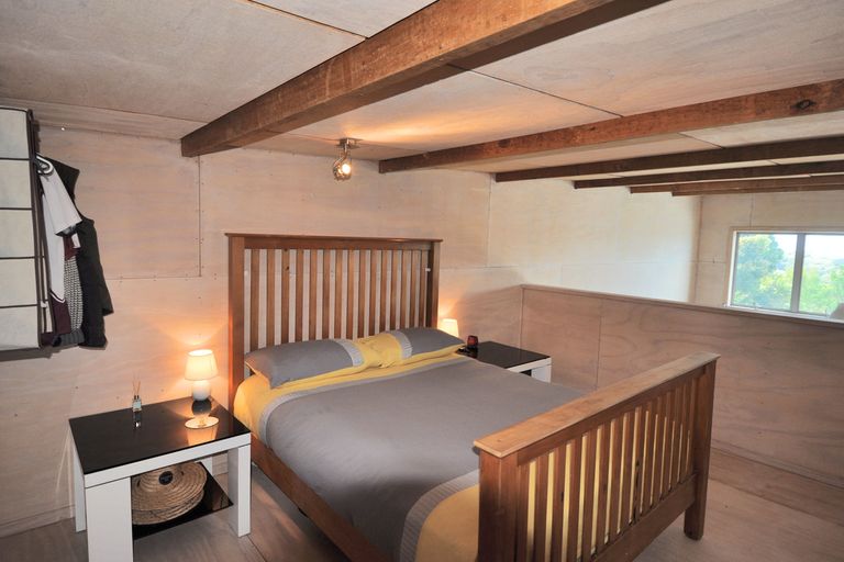 Photo of property in 19 Cumberland Street, Leigh, 0985