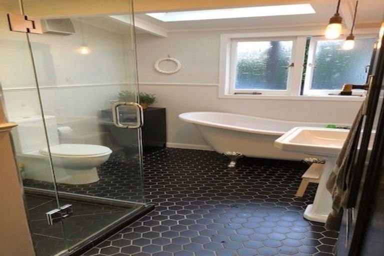 Photo of property in 2/25 Rugby Road, Birkenhead, Auckland, 0626