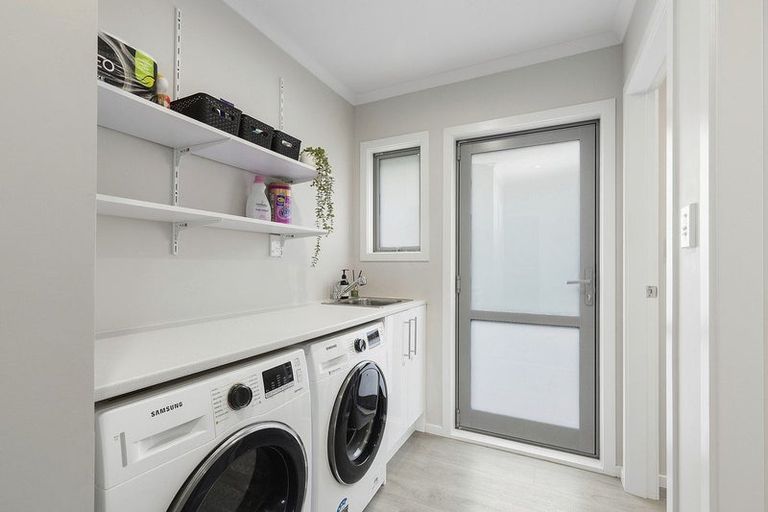 Photo of property in 17a Gloucester Street, Cannons Creek, Porirua, 5024