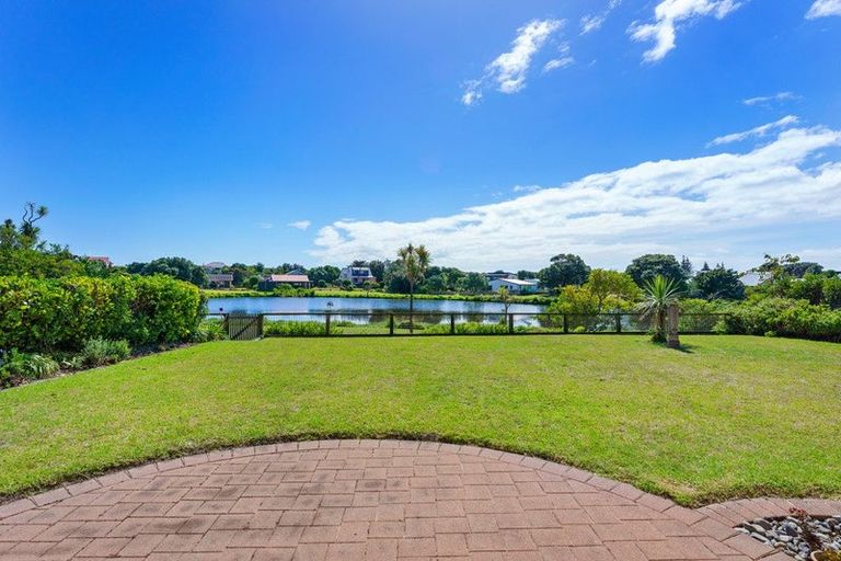 Photo of property in 7 Marewa Place, Waikanae Beach, Waikanae, 5036
