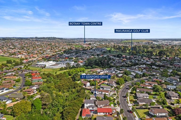 Photo of property in 37 Gosford Drive, Botany Downs, Auckland, 2010