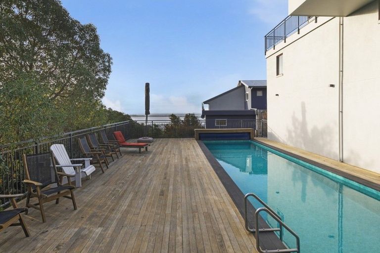 Photo of property in 15 Mandalay Lane, Redcliffs, Christchurch, 8081