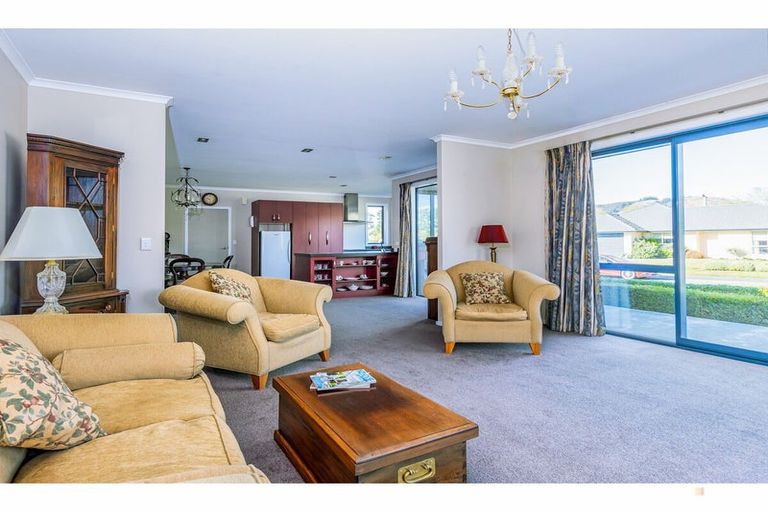 Photo of property in 1 Eric Batchelor Place, Waimate, 7924