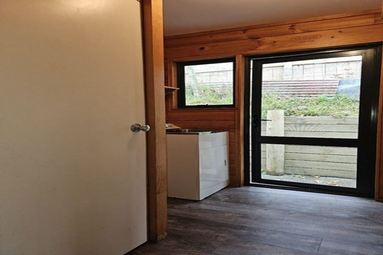Photo of property in 1-1a Jackson Terrace, Ranui, Porirua, 5024