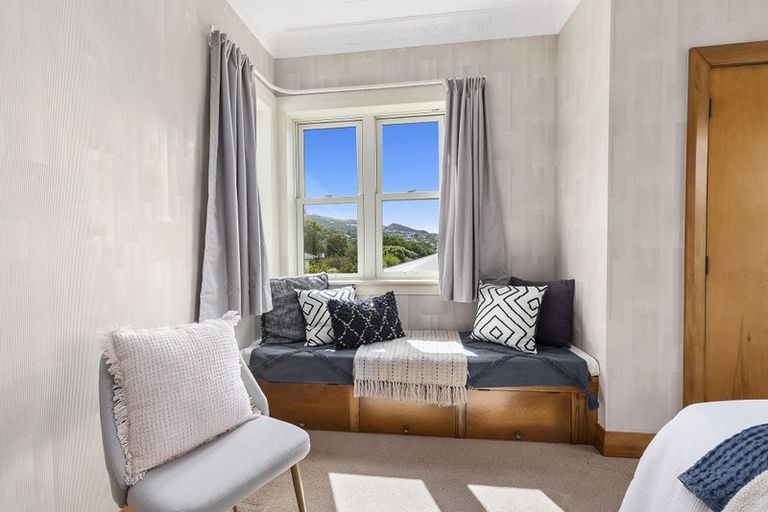 Photo of property in 4 Te Reinga View, Tawa, Wellington, 5028