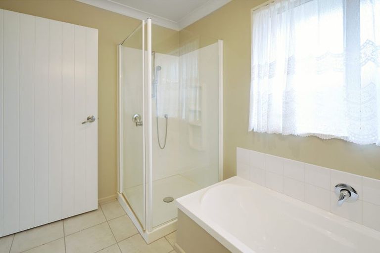 Photo of property in 8 Parkinson Place, Woodend, 7610