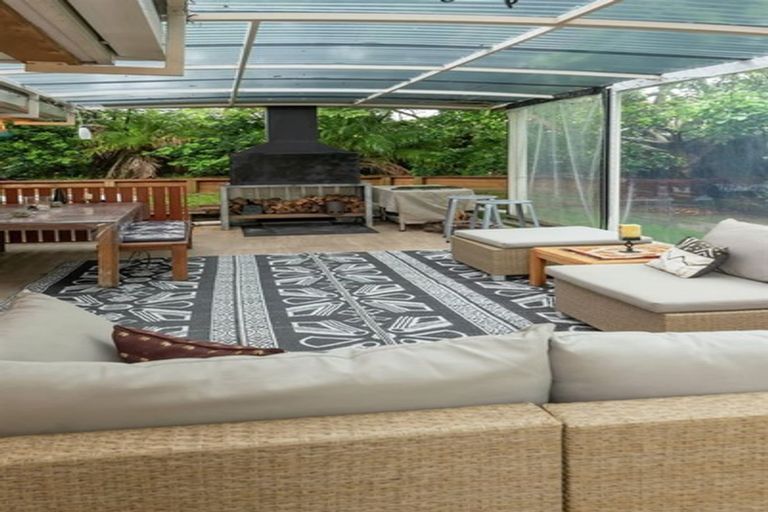 Photo of property in 24 Frank Bunce Grove, Flat Bush, Auckland, 2019