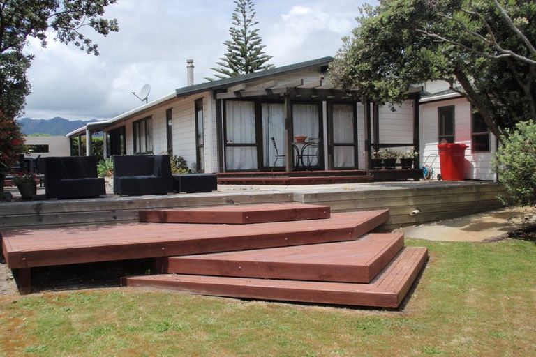 Photo of property in 10 Jane Street, Waikanae Beach, Waikanae, 5036