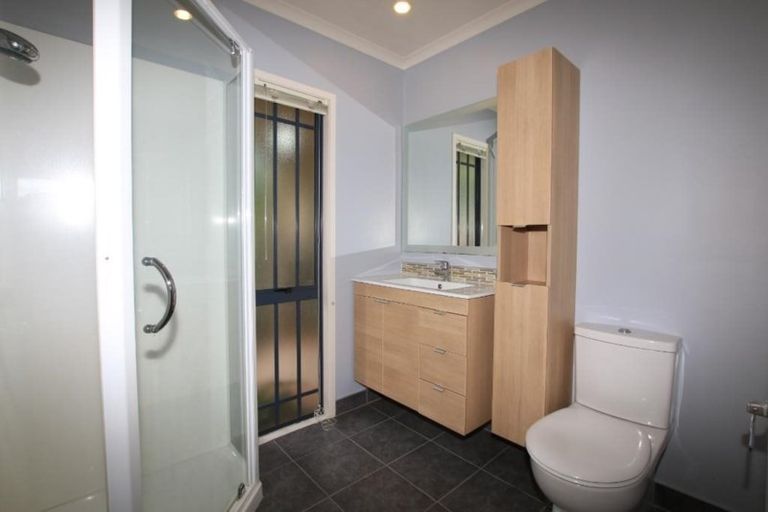 Photo of property in 7a Roberts Road, Glenfield, Auckland, 0629