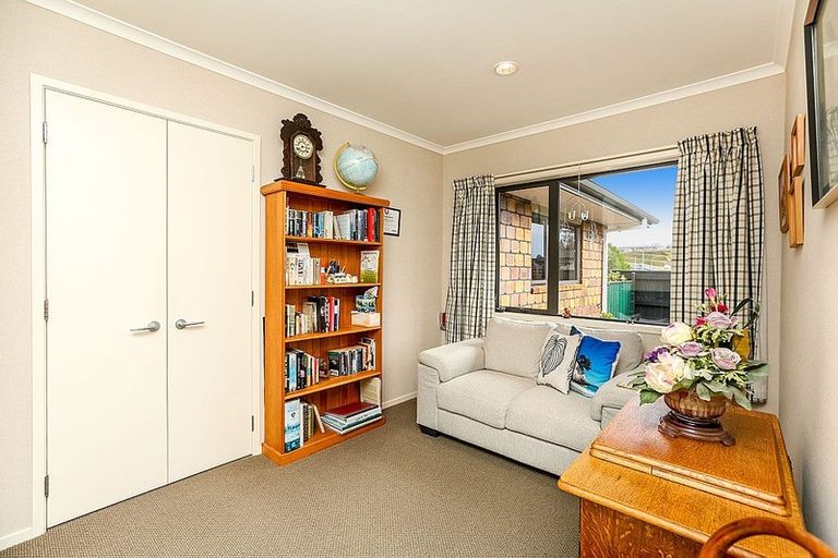 Photo of property in 9 Aspen Place, Whalers Gate, New Plymouth, 4310