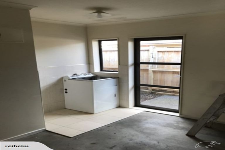 Photo of property in 21 Lilybank Crescent, East Tamaki, Auckland, 2013