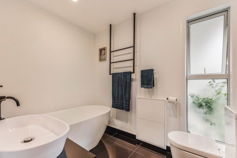 Photo of property in 1/118 Parkers Road, Tahunanui, Nelson, 7011