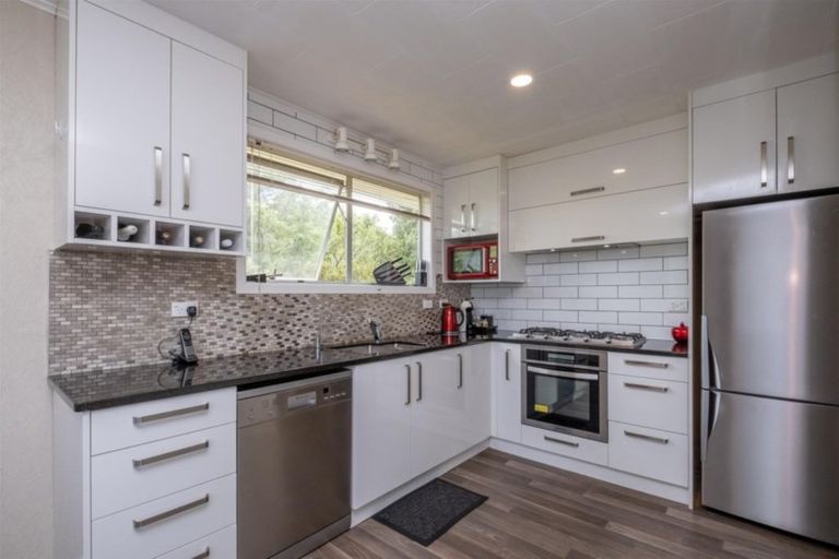 Photo of property in 13 Pembroke Road W, Stratford, 4332