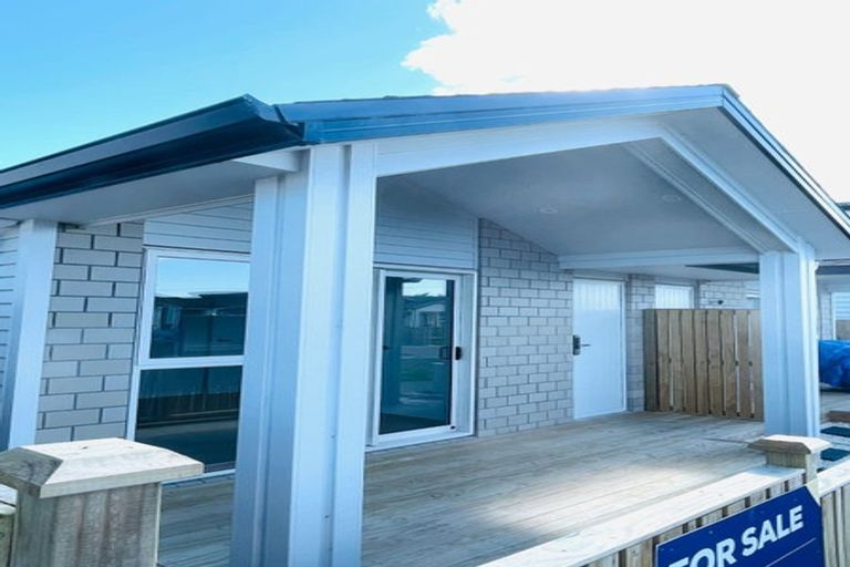 Photo of property in 9 Noia Way, Karaka, Papakura, 2113