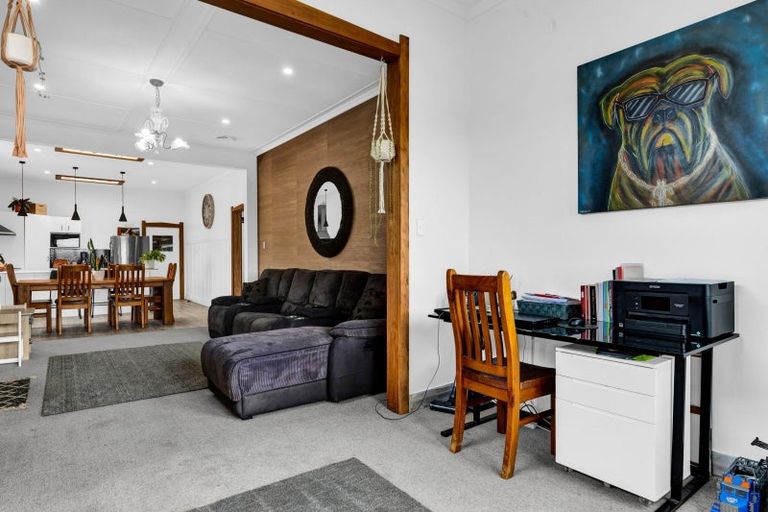 Photo of property in 17 Clifford Street, Hawera, 4610