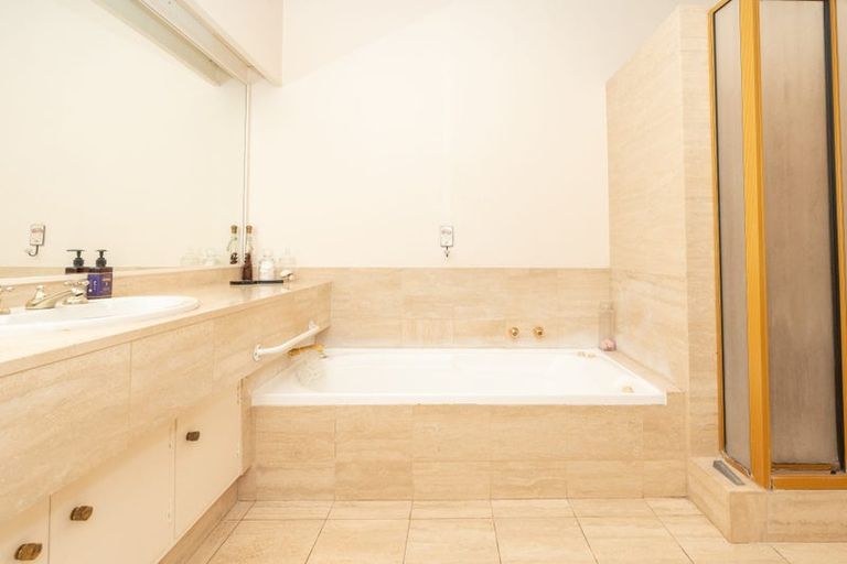 Photo of property in 145 Clarence Street, Hamilton Lake, Hamilton, 3204