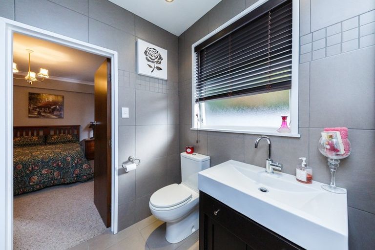 Photo of property in 28 Newcastle Street, Hokowhitu, Palmerston North, 4410