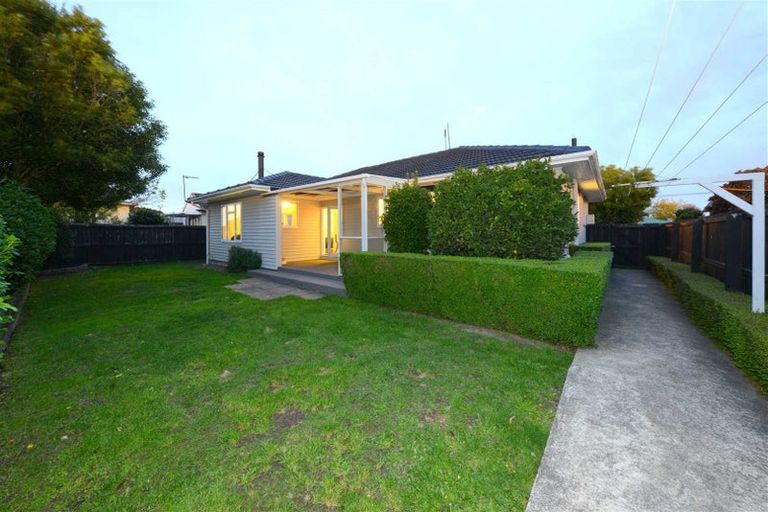 Photo of property in 60 Middlepark Road, Sockburn, Christchurch, 8042